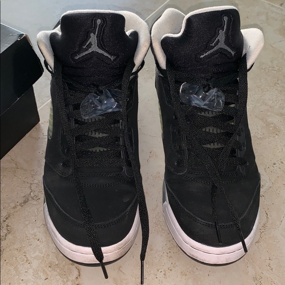 Boys Jordan’s - OREOS ⚪️⚫️ RETRO 5